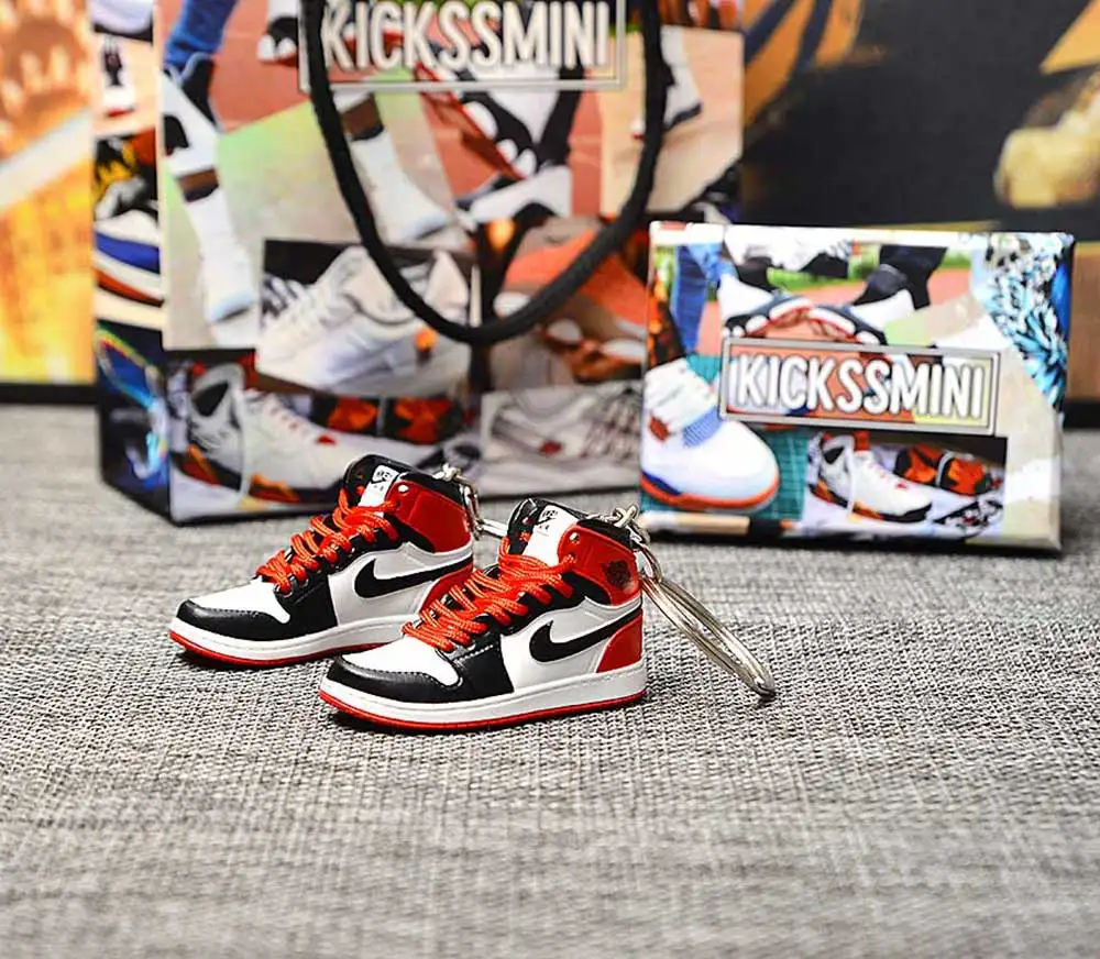 

Dropshipping Personality Jordan Generation AIR JORDAN 1BLACK TOE RED LACE 3D Sneaker Model Keychain Bag Pendant Couple Keychain