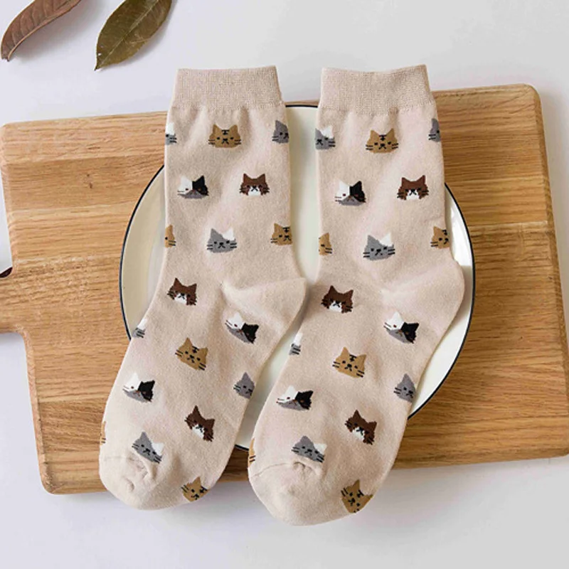 Qisin New Design Women Socks Cartoon Animal Cute Cat Ankle Short Casual Girl Thick Warm Cotton Socks for Ladies Christmas Gifts thermal socks for women