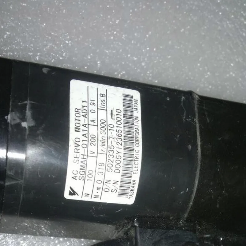 Использованный протестированный рабочий SGMAH-01A1A-AD11 серводвигатель переменного тока