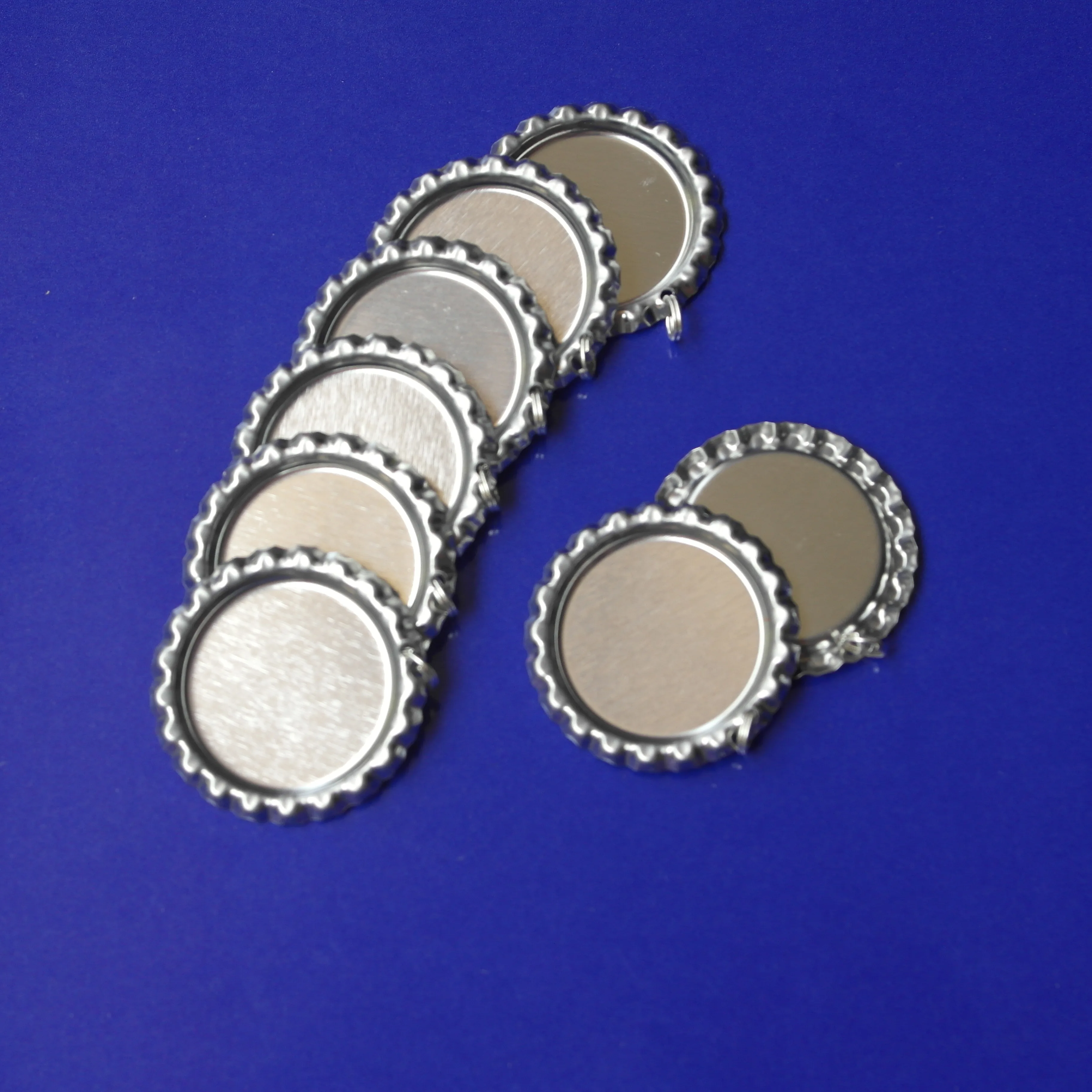 100 Pcs Sliver Flattened Bottle Cap With Holes And Rings Chrome Flat