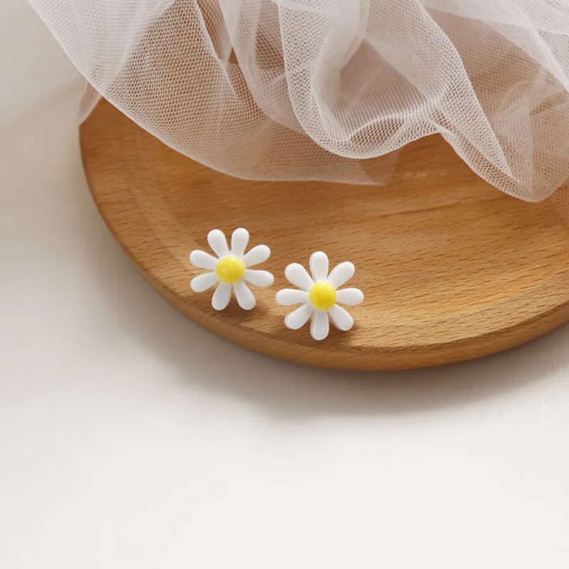

Summer Small Daisy Flower Earrings Acrylic Sun Flower Earrings Wholesale