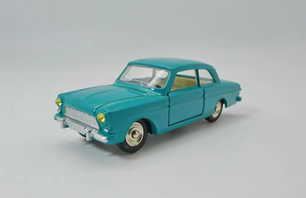 

Atlas Dinky Toys 538 FORD TAUNUS 12 M 1:43 Diecast model car