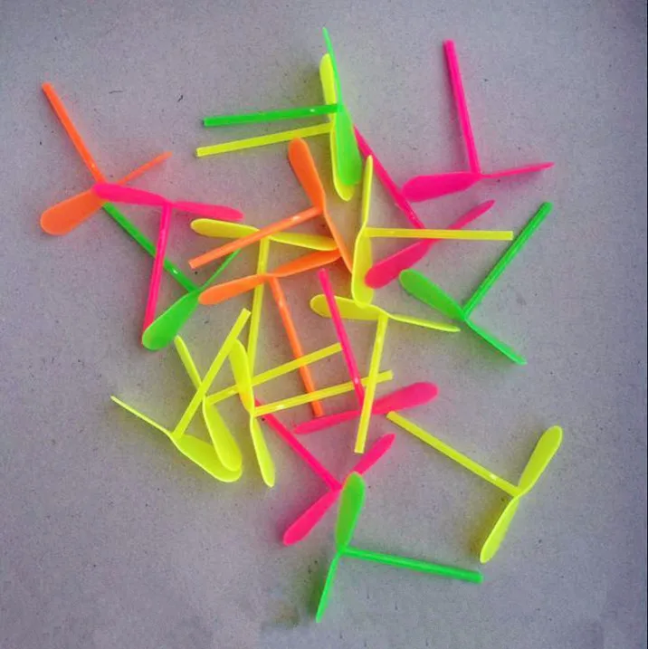 

Hand Rub Plastic Bamboo Dragonfly/Two-Finger Small Fly Leaf, Classic Traditional Huai Toy Plastic Mini Small Fly Leaf Wholesale