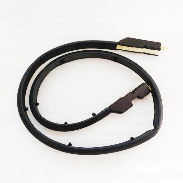

For HYUNDAI 2005-2009 Tucson Engine compartment seal Rubber strip Waterproof strip Sponge block 864300L000 864302E000