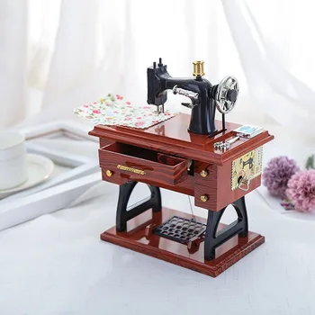 

Antique Sewing Machine Elegant Music Box Retro Imitation Wood Music Box Decoration Decoration Valentine's Day Gift
