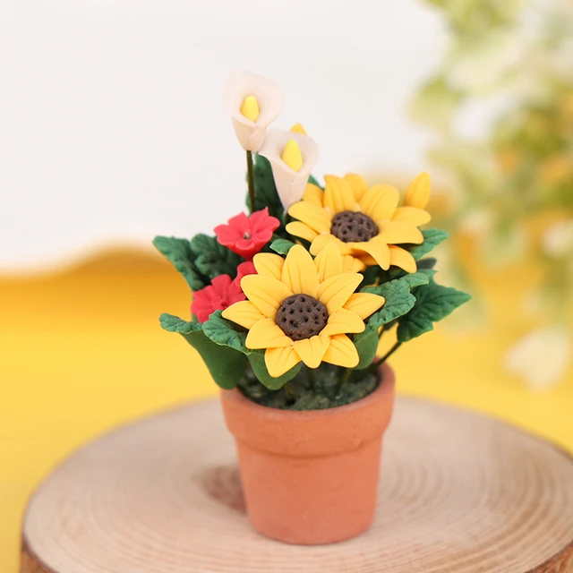 Dollhouse Sunflowers Plant in Ceramic Planter Pot 1:12 Scale