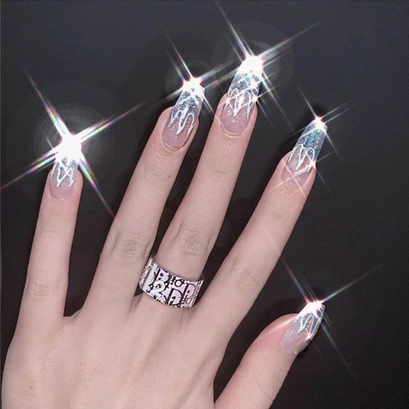 24pcs/set Fashion Laser Glitter False Nails Middle Long Silver Fire Pattern Full Nail Art Tips Girl Accessories Fake | Красота и