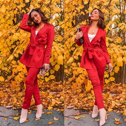 Костюм женский Streetwear Das Mulheres Ternos Jaqueta Com Cinto Vermelho 2 Peças Set Moda V Profundo Neck Custom Made Prom Vestido de Festa