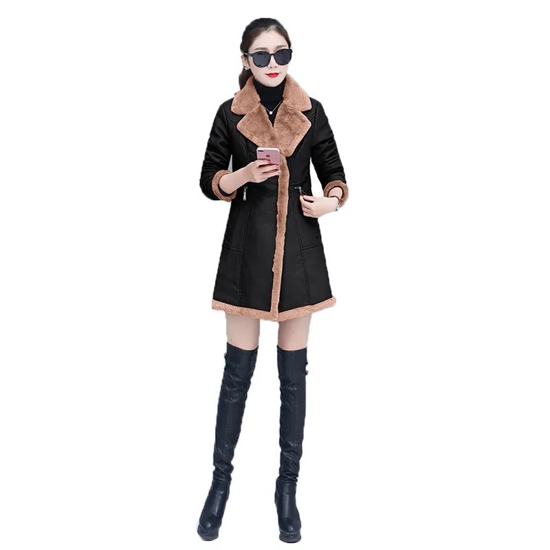 Женское пальто из искусственной кожи; большие размеры; Длинная Куртка из искусственной кожи; сезон осень-зима; новое модное бархатное теплое пальто с длинными рукавами и отворотами; LR687
