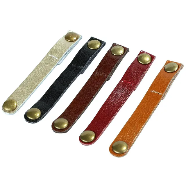 정돈된 공간과 엉킴 없는 전자기기