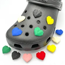 

New Fashion Multicolor Heart Pattern JIBZ Shoe Charms Accessories For Child Girl Croc Clogs DIY Decoration Womens Slippers Pins