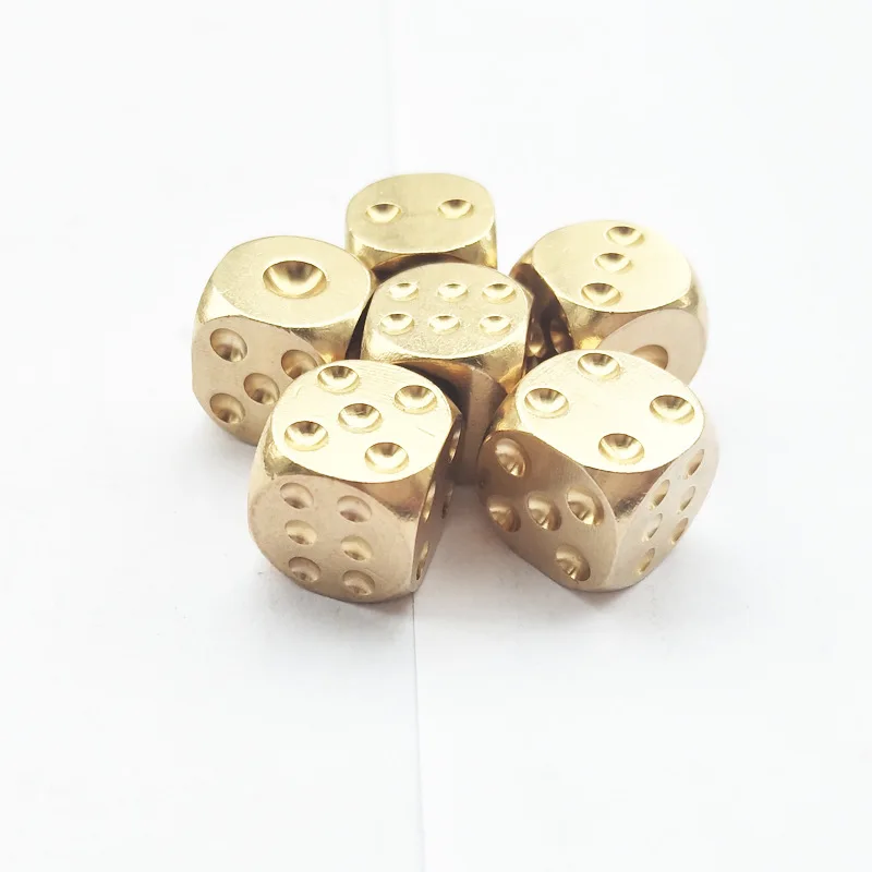 

1Pcs Brass Dice Solid Metal Polyhedral Club Bar Supplies Mahjong Chess Dice Playing Game Tool Gold