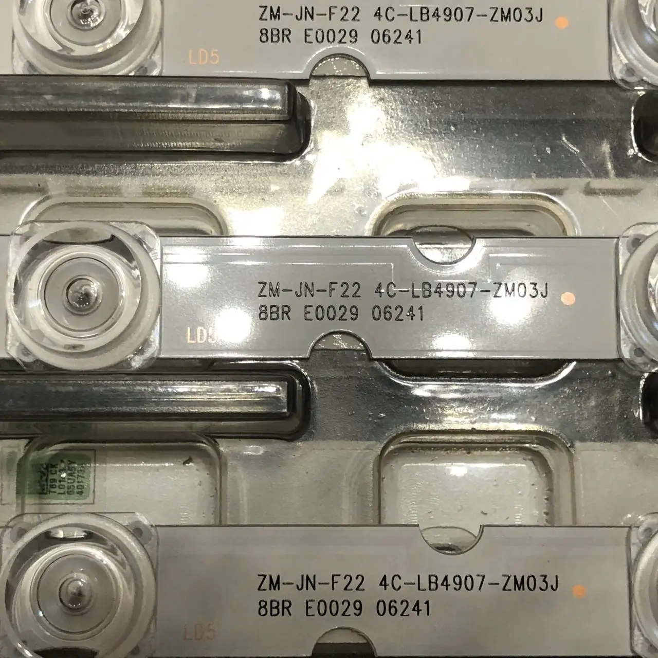 60PCS Ʈ JL.D49071330-365AS-M_V03 GIC49LB43-3030F2.1D 49HR330M07A0 V3 4C-LB4907-HR01J  49A260 49A26149F6F 49D6 49V2