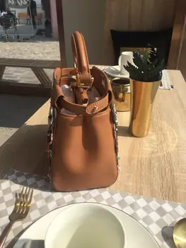 

AA0011 The highest quality ladies luxury fashion shoulder bag 100% leather brand famous ladies handbags all handmade free