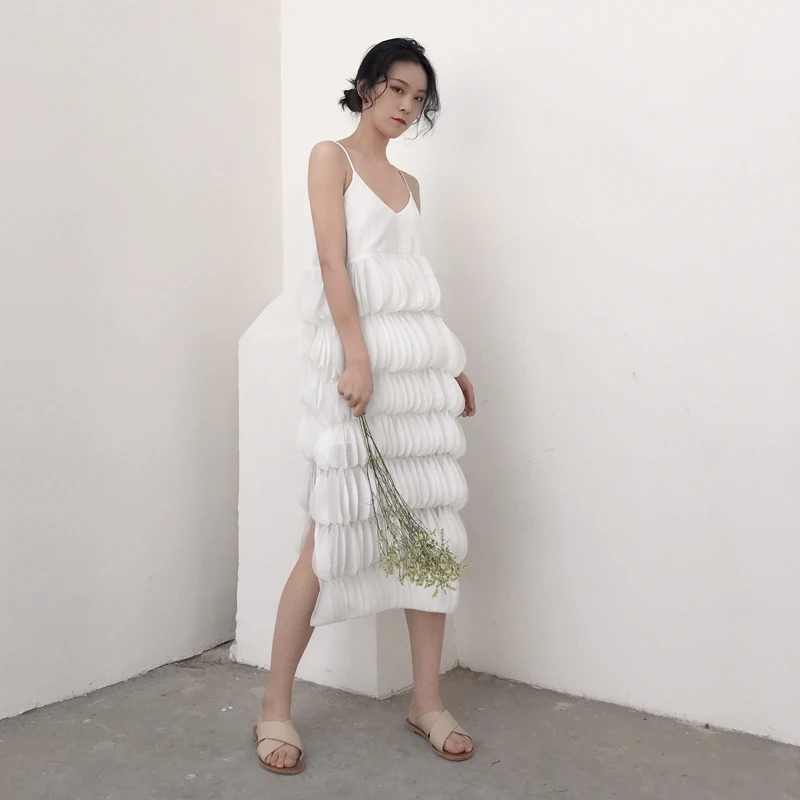 

temperament unstoppable Fabulous Europe and the United States summer strap dress romantic layers petals split dress