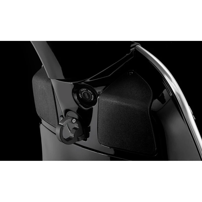 convenience-hook-bikers-vespa 4