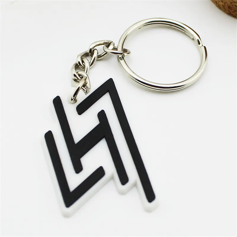 3706132394_1075971267