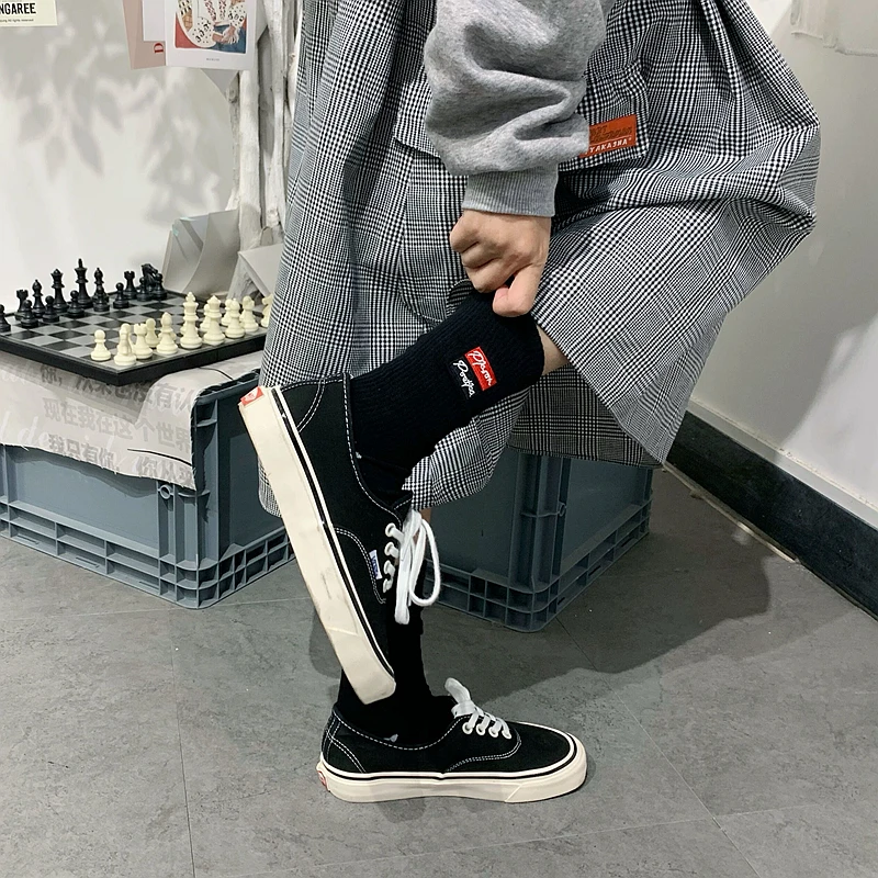 Женские Оригинальные лаконичные носки с вышивкой в стиле Харадзюку, черно-белые хлопковые носки до лодыжки, повседневные носки для пар, трендовые носки