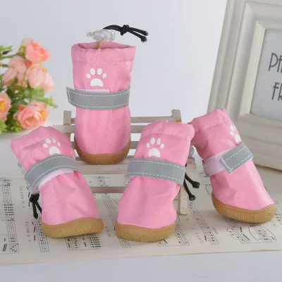Pink Модные ботинки для дождя для домашнего животного ботинки для собак Водонепроницаемые Светоотражающие принадлежности для собак чихуахуа плюшевый Французский бульдог кошки снаружи ботинки для собак - Цвет: Pink