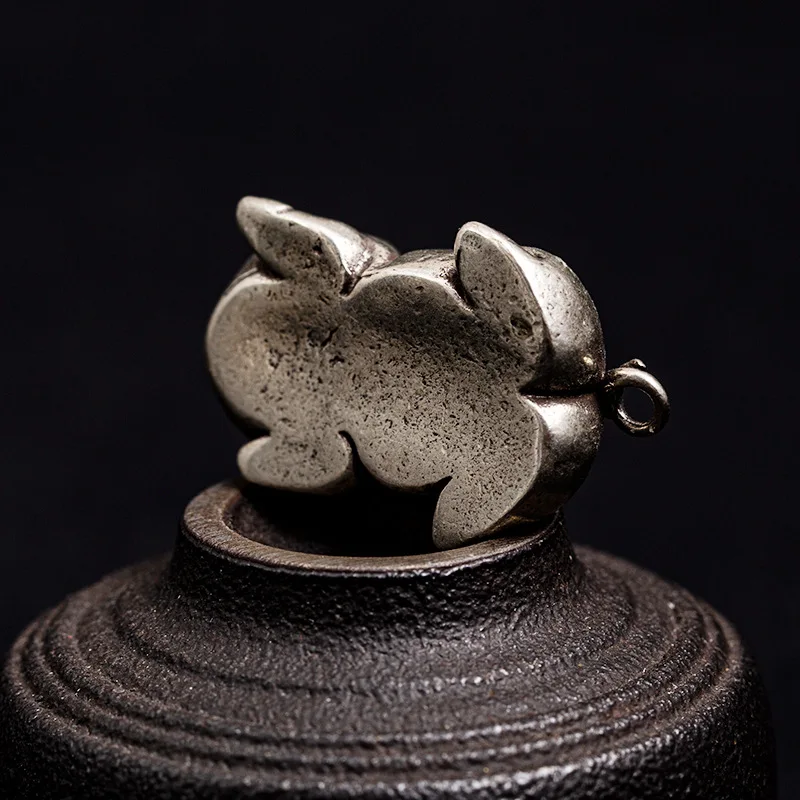 white brass pig pendant (1)