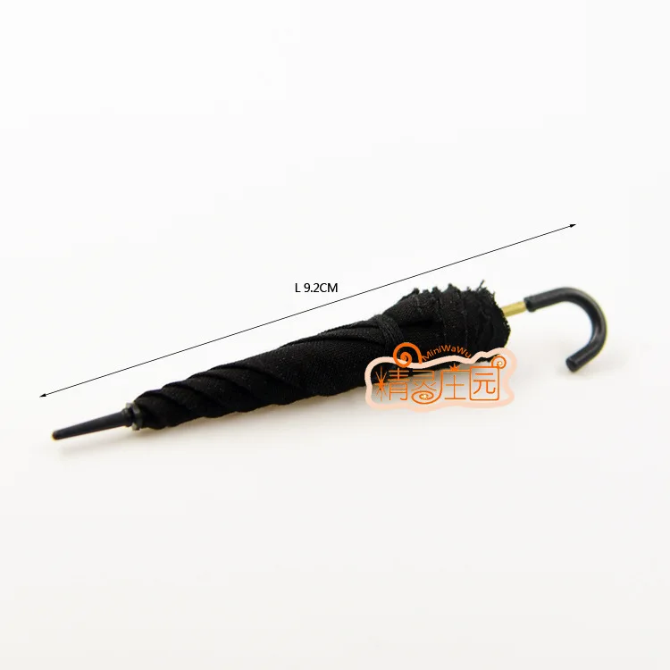 

[1: 12 Dollhouse Mini Furniture Accessories Scene Model] Mini Model Black And White with Pattern Umbrella