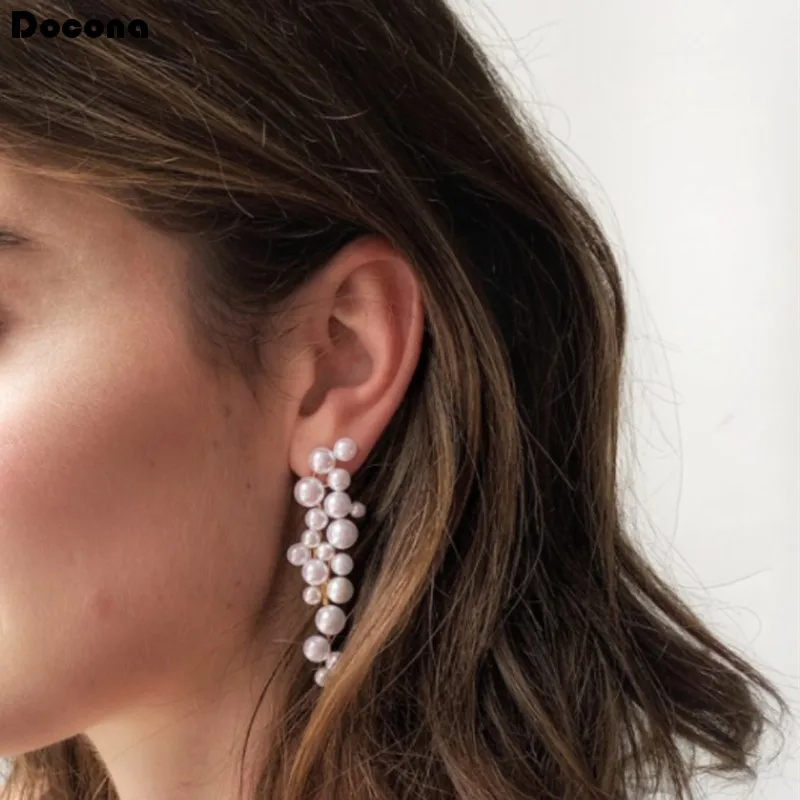 

Docona Fashion White Pearl Drop Earrings Luxury Gold Pretty Flowers Women Jewelry Accessories Party Drop Shipping 8501