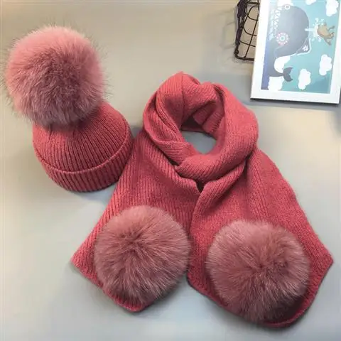 Red Cap Scarf Set Новая теплая зимняя шапка с помпоном для маленьких девочек, шарф, комплект, натуральный шарик из меха лисы, теплые вязаные шапки для мамы и ребенка, шапочка для родителей и ребенка - Цвет: Red Cap Scarf Set