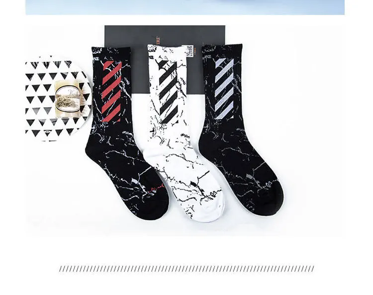 2 Pairs Trendy Socks Men Street Hip-Hop Style Middle Tube Socks Breathable Skateboard Sports Long Tube Basketball Socks 2 Pairs Trendy Socks Men Street Hip-Hop Style Middle Tube Socks Breathable Skateboard Sports Long Tube Basketball Socks