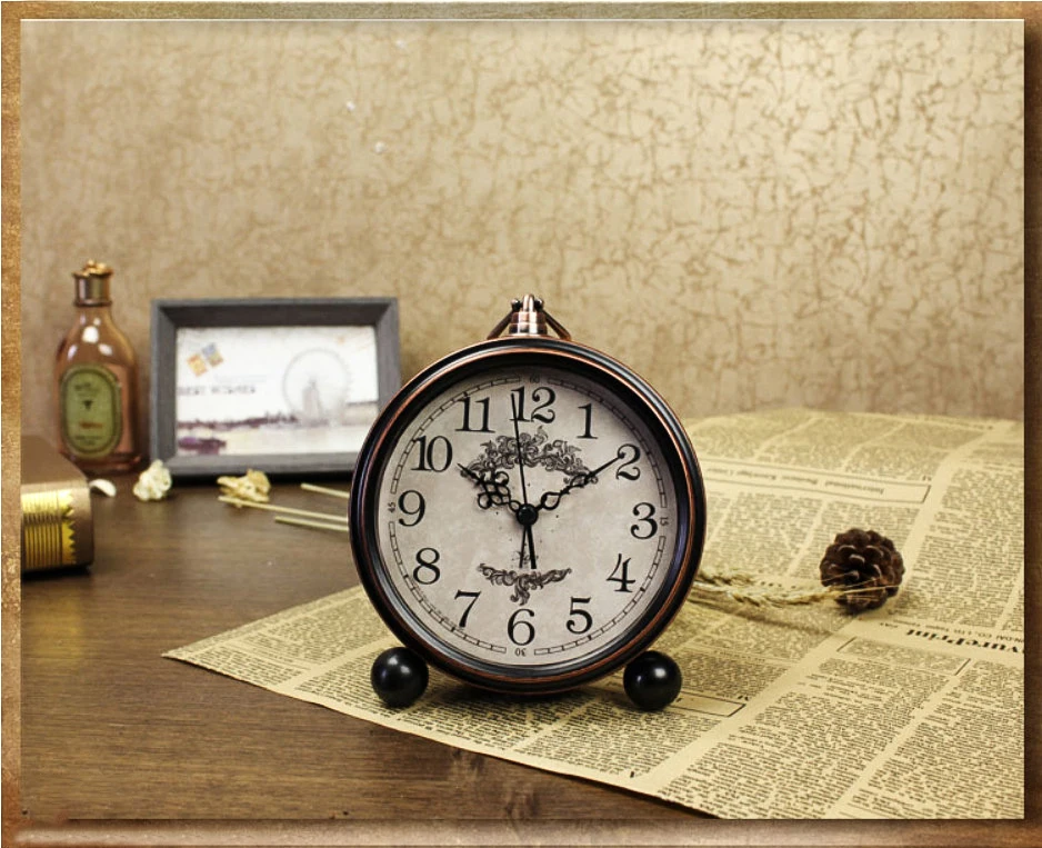 Ретро Будильник металлический Бронзовый высокой четкости цифровой немой сиденье Висячие двойного использования домашняя отделка спальни ночные часы
