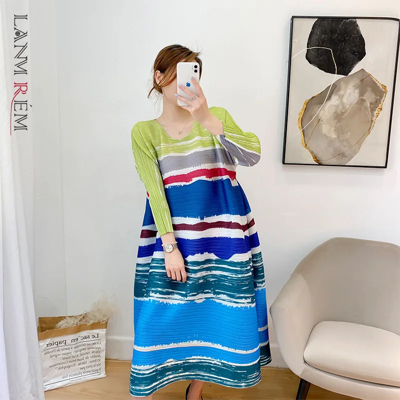 Женское плиссированное платье LANMREM синее с круглым вырезом и рукавом три