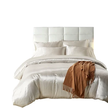 

3Pcs Bedding Set Simulated Silk Quilt Bedding Set with 2 Standard Pillow Shams Cushion Covers Europe Queen Size Duvet Cover Sets