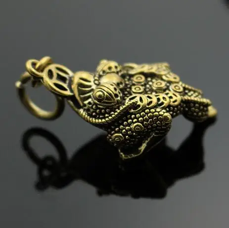 

Chinese Brass Solid Three Foot Toad Pendant Treasure Toad DIY Key Link Wealth Pendant Animal Statue