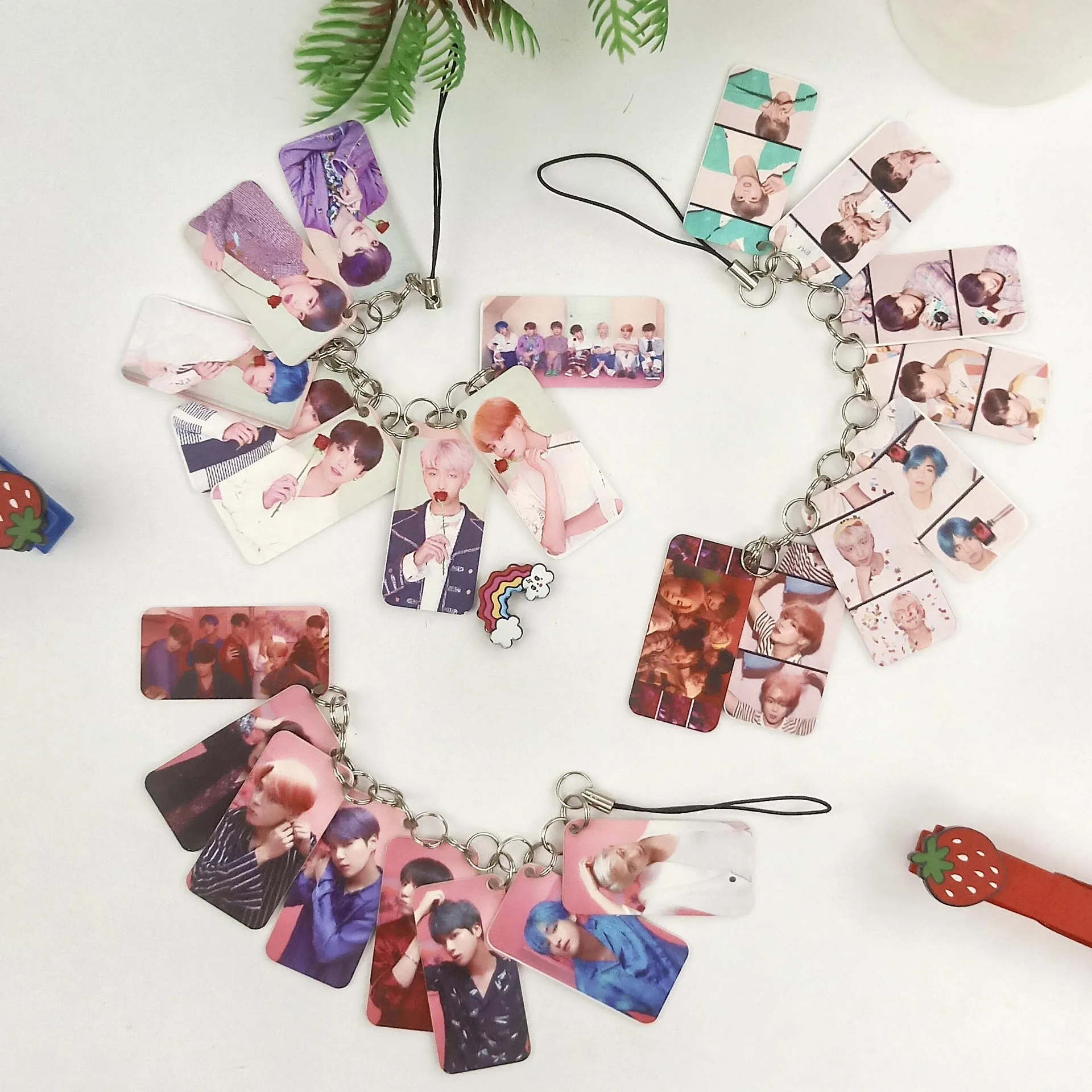 

Fashion Bangtan boys Keychains Map of the soul persona Album Photo Pandent Key chain Kpop bangtan boys Keychain Ring