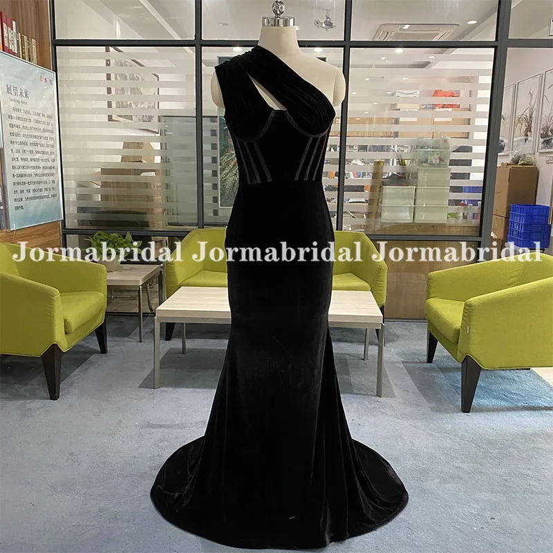 

Black Mermaid Velvet Evening Dresses Cutout Pleat One Shoulder Velour Women Winter Party Gowns Long Formal Dress Robe de Soiree
