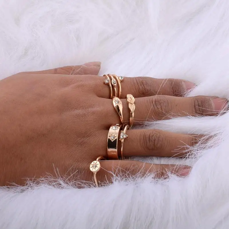 

8pcs/Set Gold Ring Finger Rings Set for Women Bohemian Jewelry untique Heart Rose Charm Statement Rings Gift Thick Rings