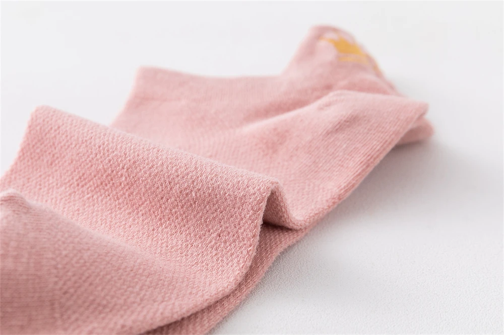 Schicke neue Damen stickerei Krone schöne Harajuku atmungsaktive retikulierte ausgehöhlte weiche Baumwoll-Mesh-Söckchen – Detail 14