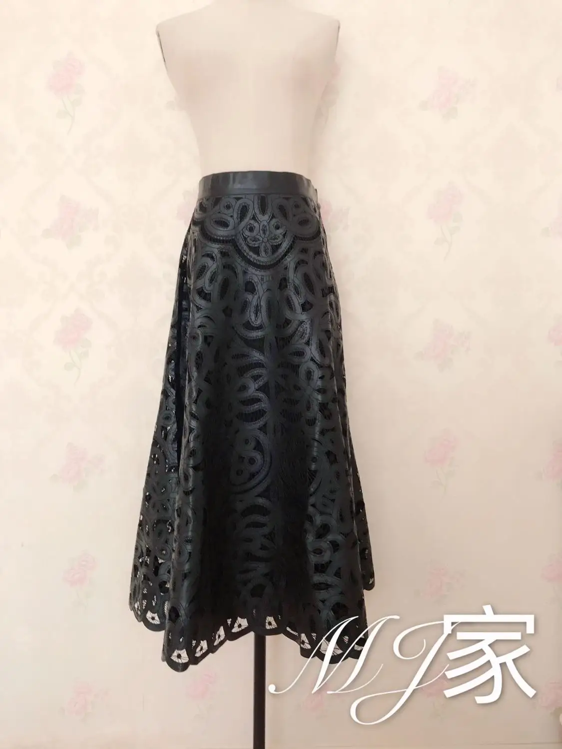only skirt price Выдалбливают узор вышивка Изысканная резная работа имитация кожи dream walk line принимаем талии шелковая подкладка юбки - Цвет: only skirt price