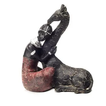 

Southeast African Ornaments Retro Girl Giraffe Resin Crafts Animal Figurine Home Decoration Accessories M4890