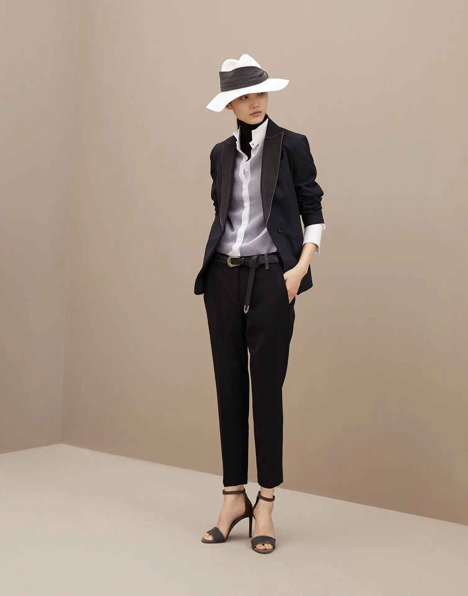 

19 Autumn And Winter New Style Europe And America Capri Women's Wool Suit Pants Loose-Fit Shiny Bead Necklace Black And White wi