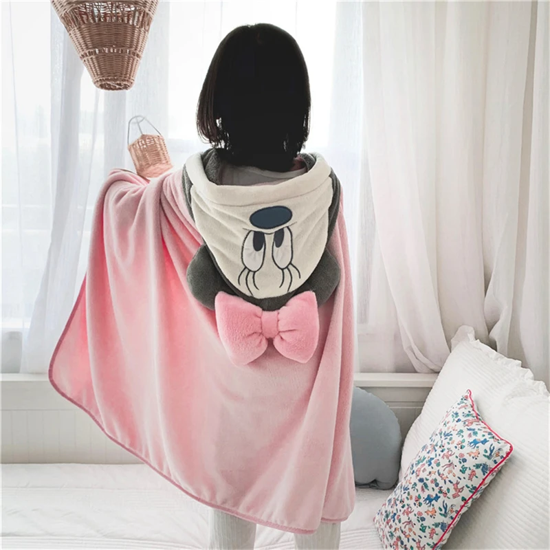 

Disney Mickey Mouse blanket child absorbent Minnie bath towel shawl cape beach towel Soft and comfortable birthday Gift