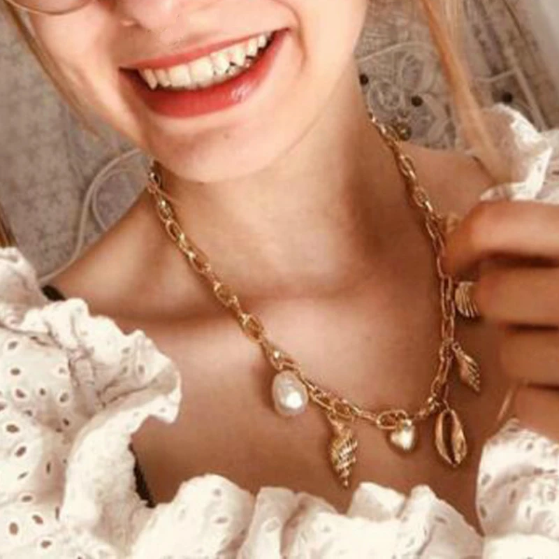 

Bohemian Conch Shell Pearl Heart Necklaces Chain Gold Pendant Clavicle Chain Female Personality Party Short Necklace Jewelry