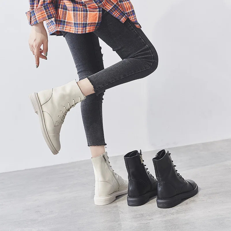 

2019 autumn and winter new women's shoes leather low-heeled Martin boots pure leather high-top motorcycle boots with a tube in t