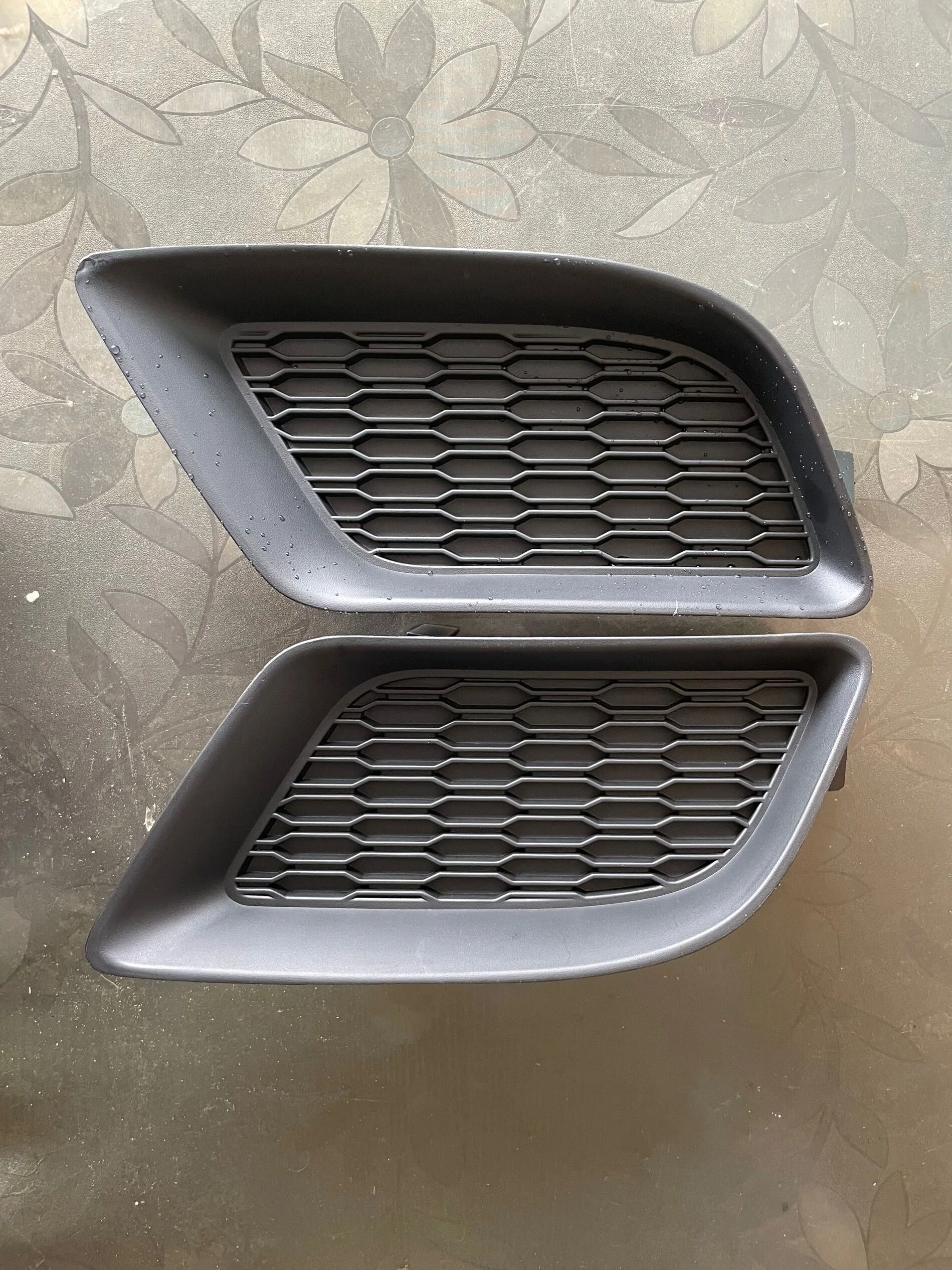 

OEM 68092570AA 68092571AA Fog Light Hole Plug Insert Pair LH & RH Sides Front Bumper For Dodge Charger