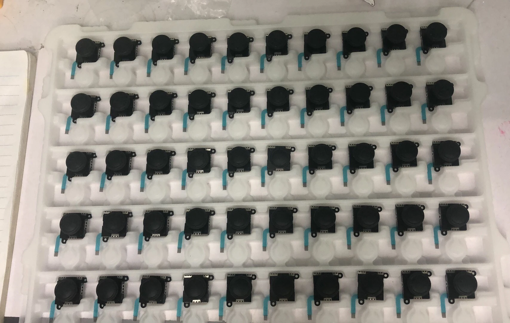 

100pcs 3D Joystick for Nintend Switch NS Joy-Con Controller 3D Analog Sensor Joystick Stick Replacement Parts