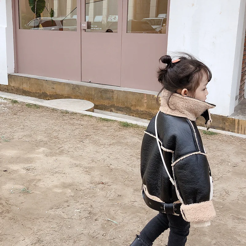 Зимнее пальто с мехом для девочек интегрированный пальто для девочек ясельного возраста, Искусственная кожа куртка пальто с отложным воротником для детей, верхняя одежда с воротником из флиса для детей, Утепленные Пальто