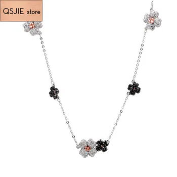 

QSJIE High Quality SWA New Austrian Crystal Double-sided Tetrafolium Flower Necklace Glamorous fashion jewelry