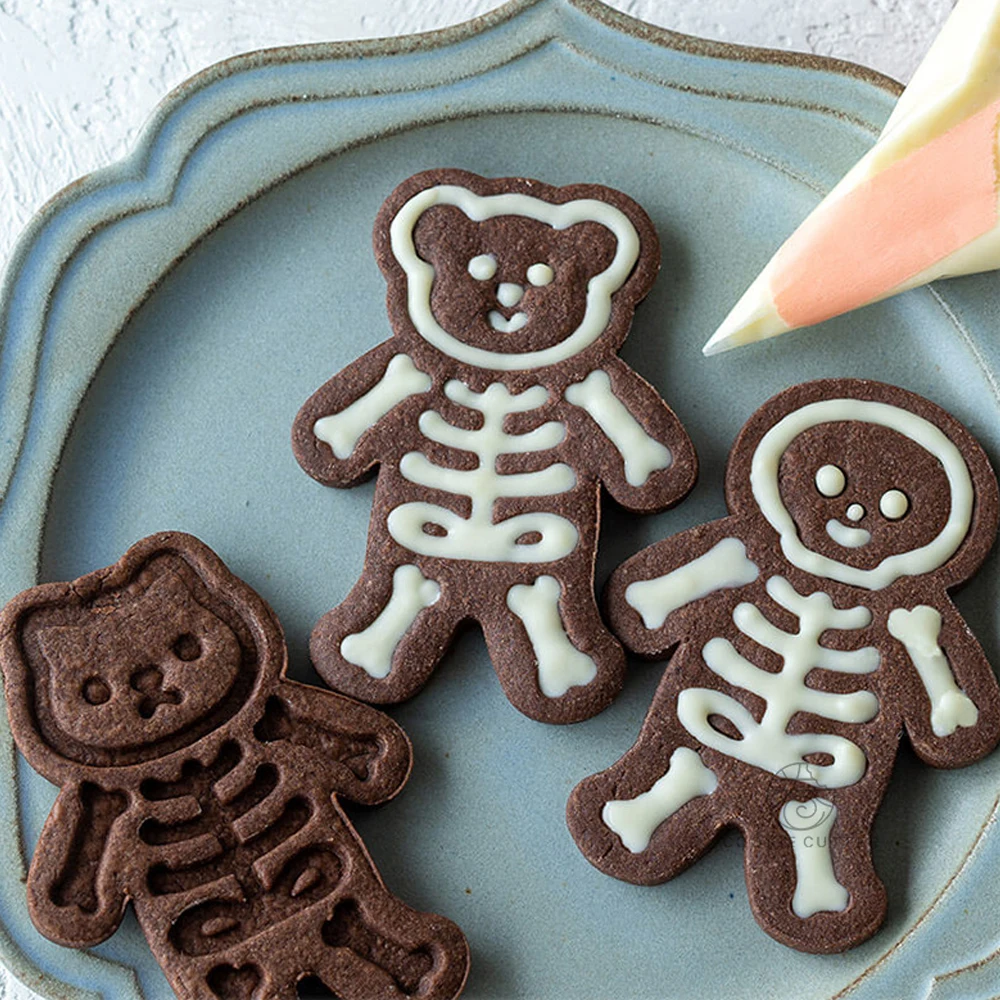 https://ae01.alicdn.com/kf/H528e4188d0c5460985961bf4ef7457ecI/3Pcs-Set-Halloween-Shape-Cookie-Mold-Bear-Kitten-Skeleton-Pattern-Hand-Pressure-3D-Cartoon-Baking-Mold.jpg