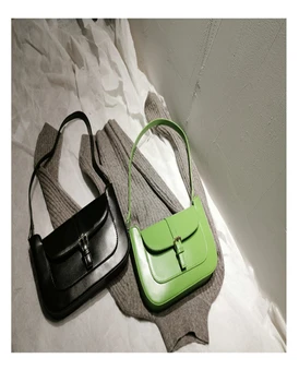 

New autumn/winter bag retro female minority hand baguette bag all - take square bag commuting one shoulder carry women bag