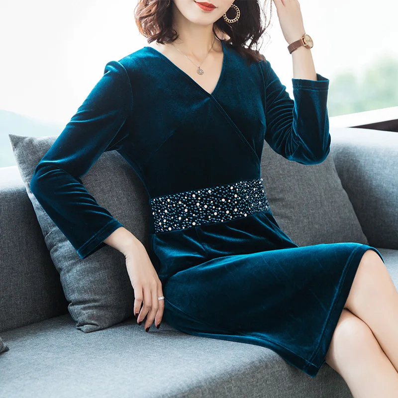 

2019 Autumn And Winter New Style V-neck Slit Step Velvet Skirt WOMEN'S Bag Hip Slim Fit Beads Long Sleeve Gold Velvet Dress