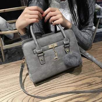 

2019 New Luxury Handbag Cross-body Bags For Women Ladies Purse High Quality Designer Bags Fur Decoration Package Autumn Winter